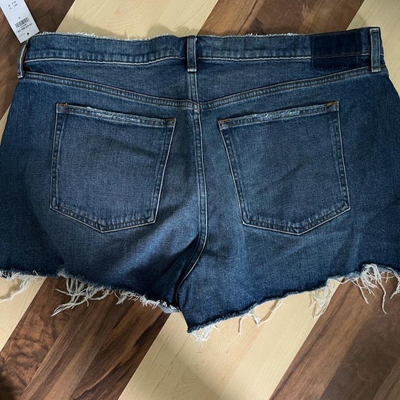 NWT Abercrombie High Rise Mom Shorts Size 20 - Picture 3 of 3